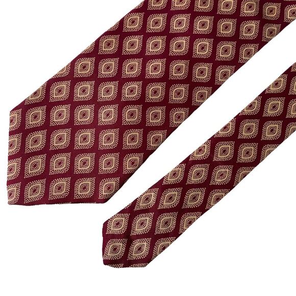 Givenchy Silk Tie Paisley Diamond Made in USA Italian Silk Red Cream EUC - Picture 3 of 7